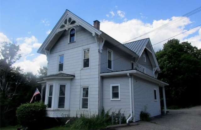 139 Gilbert Ave 1st Fl - 139 Gilbert Ave, Winsted, CT 06098