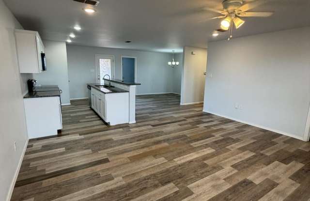 8409 10th Place Gallery 3
