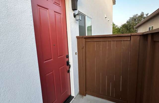 1704 1/2 Bullock Dr - Woodland 95776 - 1704 Bullock Drive, Woodland, CA 95776