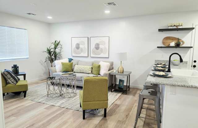 1833 W Hadley Street Gallery 4