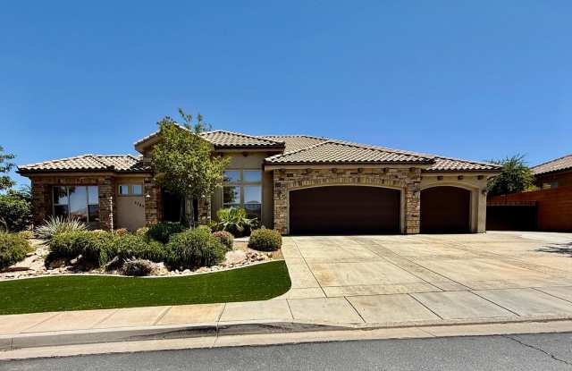Beautiful Five-Bedroom Home in Tonaquint Valley photos photos
