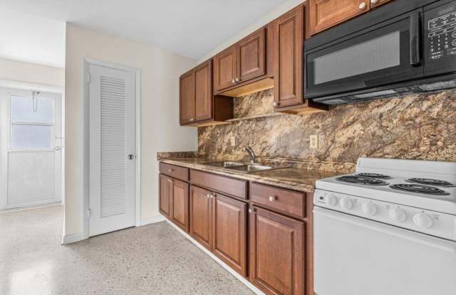 751 Hummingbird Way Gallery 3