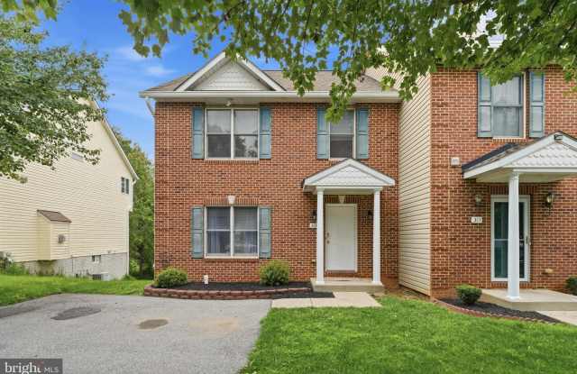 309 GOLDENROD Court Gallery 2