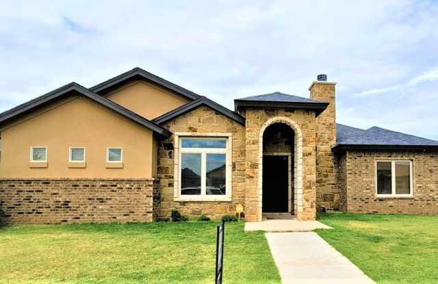 SPACIOUS 3/2/2 HOME CLOSE TO THE MEDICAL DISTRICT AND TEXAS TECH photos photos