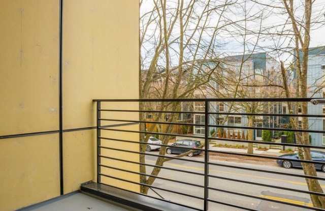 3806 California Avenue Southwest Gallery 4
