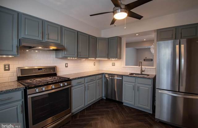 5620 QUEEN ANNE Court Gallery 3