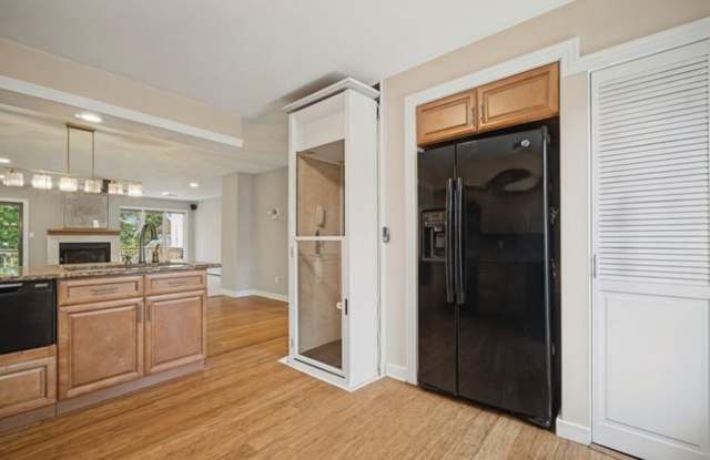 3 Bed 3.5 Bath in Portsmouth! Gallery 4