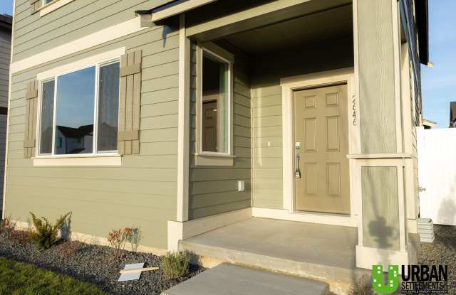 Welcome to this beautiful newer construction home for rent Gallery 3
