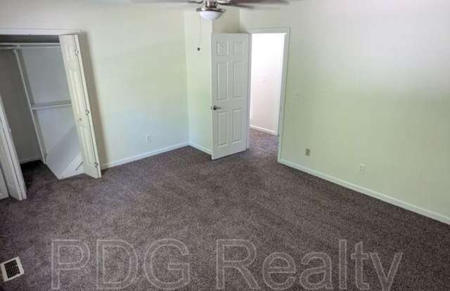 1827 Scott Road photos photos