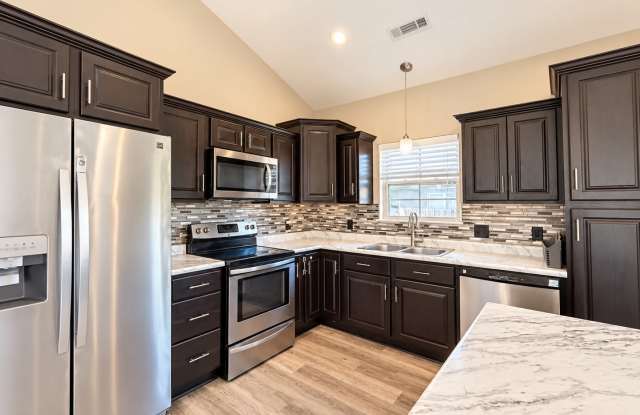 NEWER 3 bedroom, 2 bath home FOR LEASE - $1650 Gallery 4