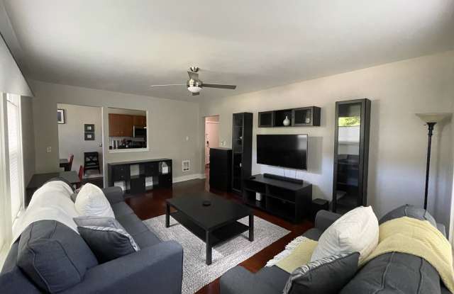 715 24th Ave - 715 24th Avenue, Seattle, WA 98122