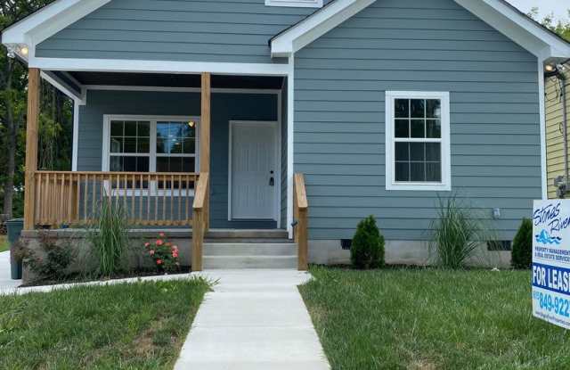 Charming 3 bed, 2 bath home! Fully fenced in, HUGE laundry room! photos photos