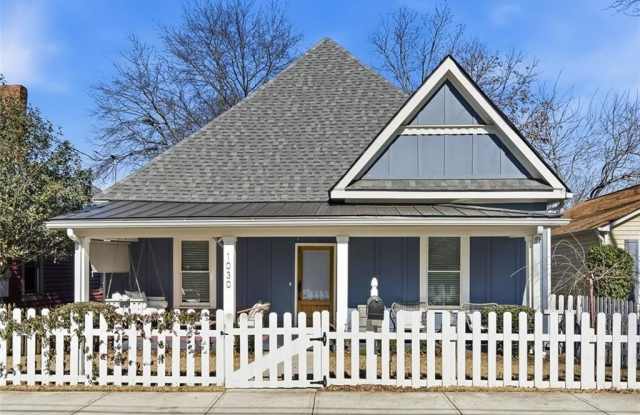 1030 Kirkwood Avenue SE photos photos