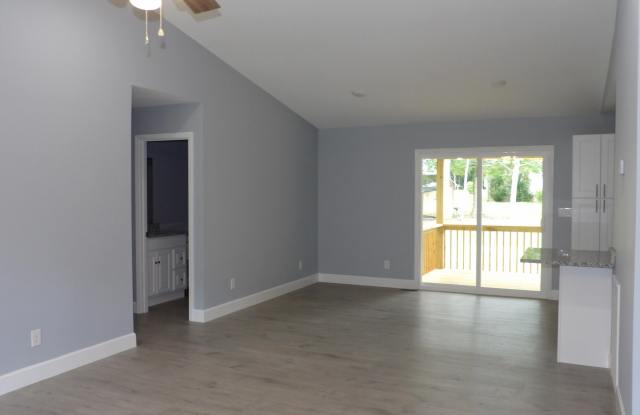 707 Oneida Lane Gallery 3