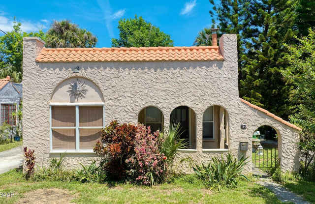2 Bed 1 Bath Home | Pet Friendly | Washer Dryer Hook Ups | Section 8 Welcome photos photos