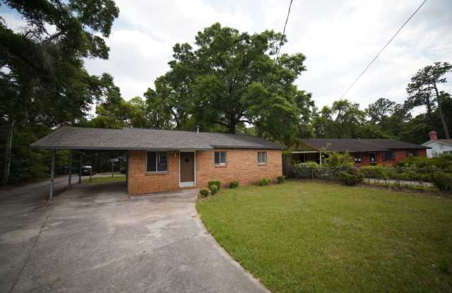 Recently Updated 3/1 with Yard photos photos