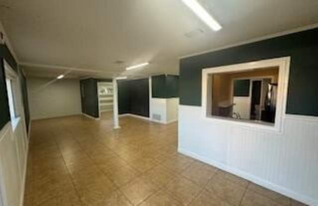 220 NE Hospital Drive Gallery 3