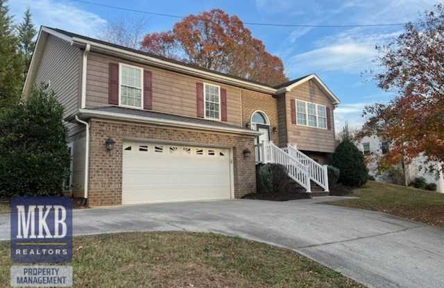 3 Bedroom 3 Bathroom Split Entry photos photos