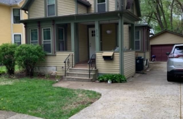 220 N Lincoln St - 220 North Lincoln Street, Batavia, IL 60510