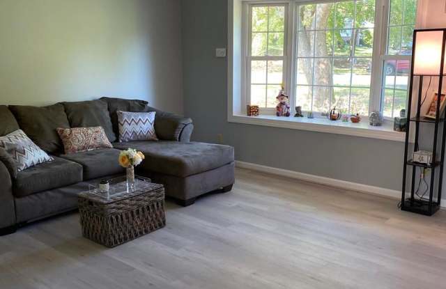 225 MORNINGSIDE DR Gallery 2