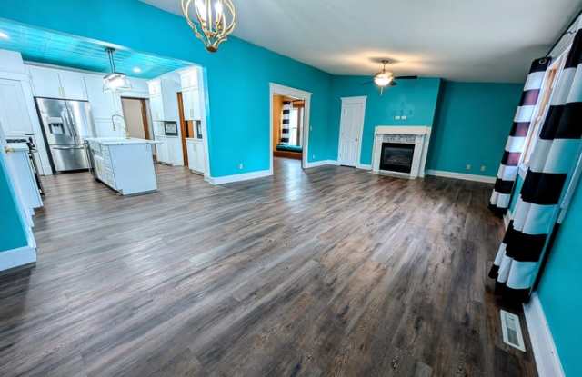 517 1st Avenue West Gallery 4