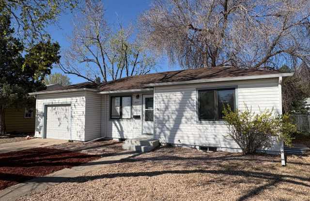 Spacious & Clean 4Bd. 1Ba Home on Quiet Street photos photos