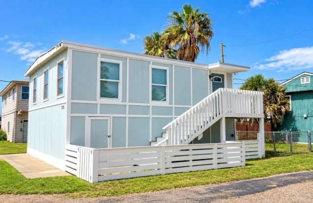 Adorable 2/1 Home in Surfside !! Gallery 1
