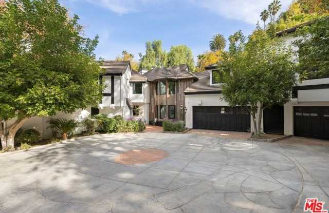 16881 Oak View Dr - 16881 Oak View Drive, Los Angeles, CA 91436