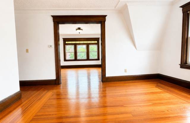 Large Multi Family Home Gallery 1