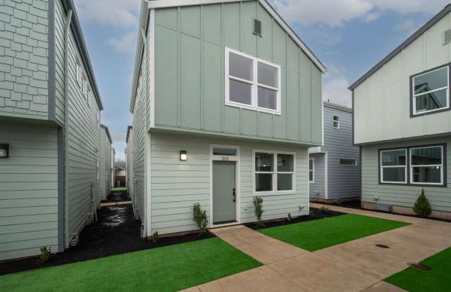 Move In Special Up to 3 Month's Free !! Newberg's Newest Community is Available Now !!! Newberg Cottage Homes- 2 Bedroom 2.5 Bath Homes ! - 2810 Crater Lane, Newberg, OR 97132