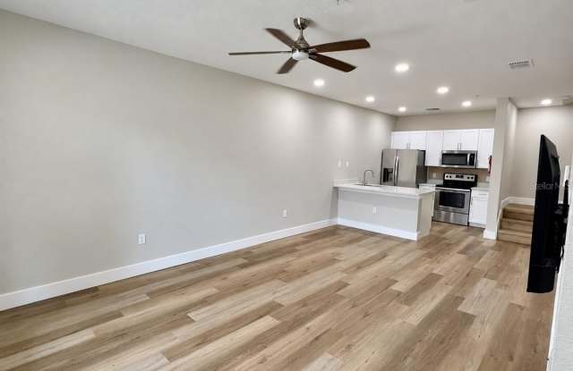 8921 SHINE Drive Gallery 4