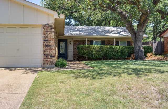 2101 Warwick Drive - 2101 Warwick Drive, Arlington, TX 76015 2101 Warwick Drive - 2101 Warwick Drive, Arlington, TX 76015