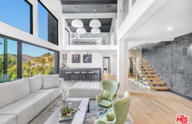 7317 Caverna Drive Gallery 3