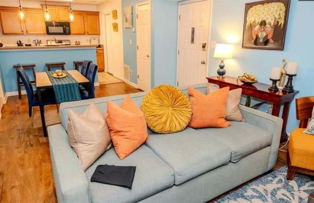 1077 MANSFIELD Court photos photos