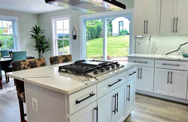 6065 MUNSON HILL Road Gallery 4