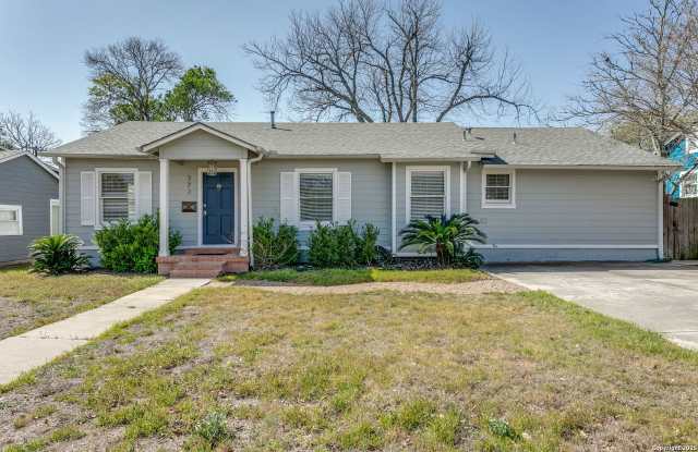 CHARMING 3-BEDROOM HOME IN ALAMO HEIGHTS photos photos