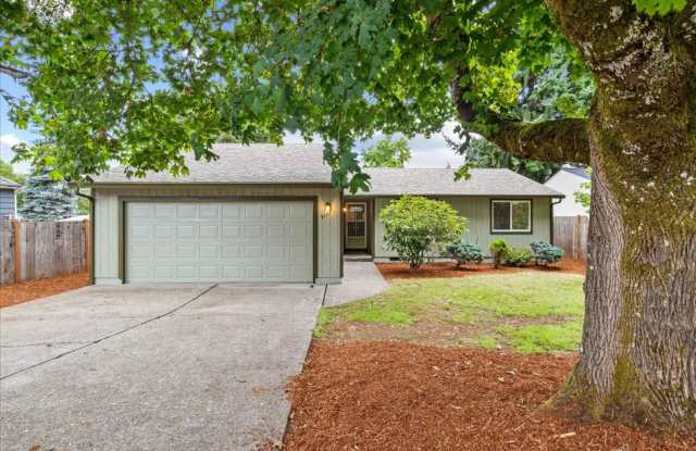 OCTOBER FREE RENT! Updated Single Level 3 Bedroom / 2 Bath Home in Salem ~ Apply Today! Gallery 1