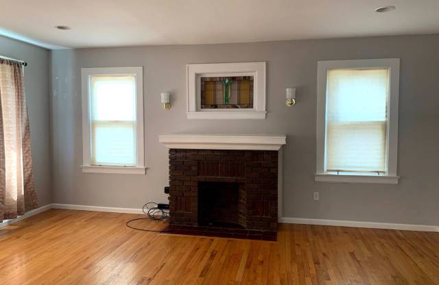 1696 Van Ness Terr. Gallery 3