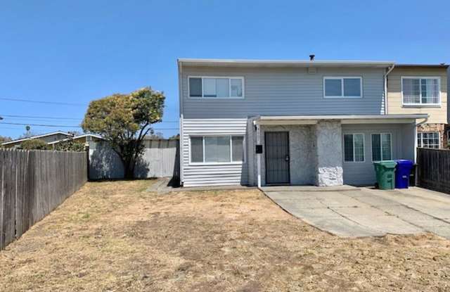 4 bed 1.5 bath House in Richmond -- AVAILABLE NOW !! photos photos