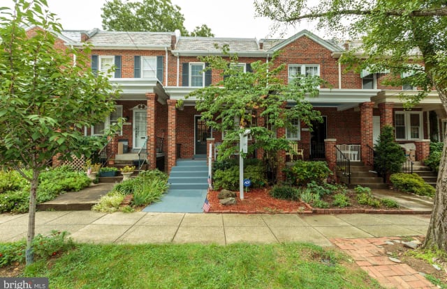 2235 39TH PLACE NW - 2235 39th Place Northwest, Washington, DC 20007