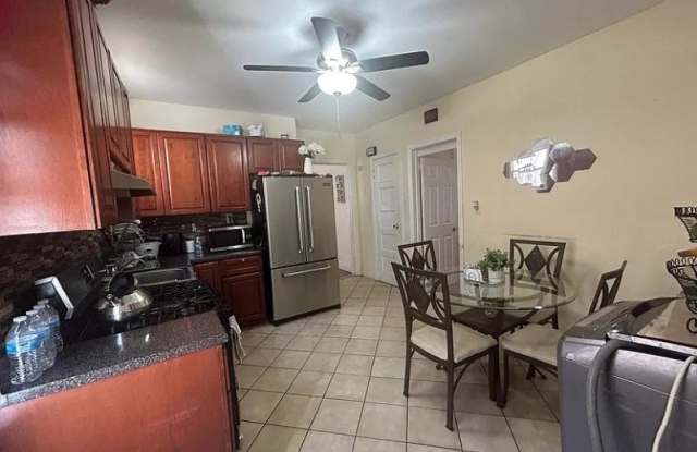 715 Livingston St photos photos