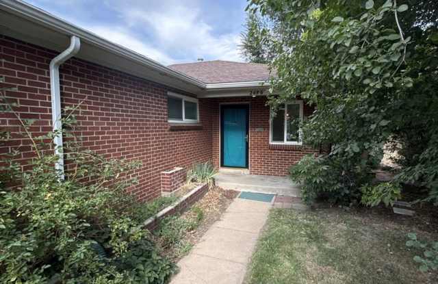 Charming 2-Bedroom Duplex in the Heart of Denver photos photos