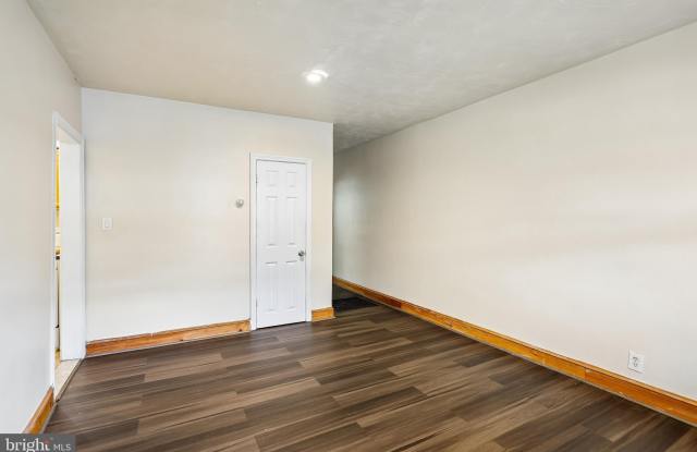 147 DENISON Street Gallery 3