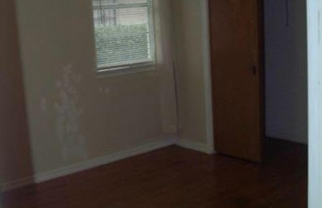 8054 Woodhue Rd Gallery 2