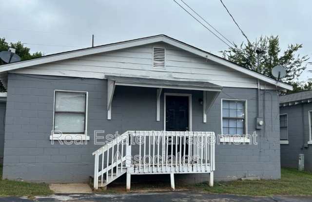 909 Cleveland St - 909 Cleveland Street, Griffin, GA 30223