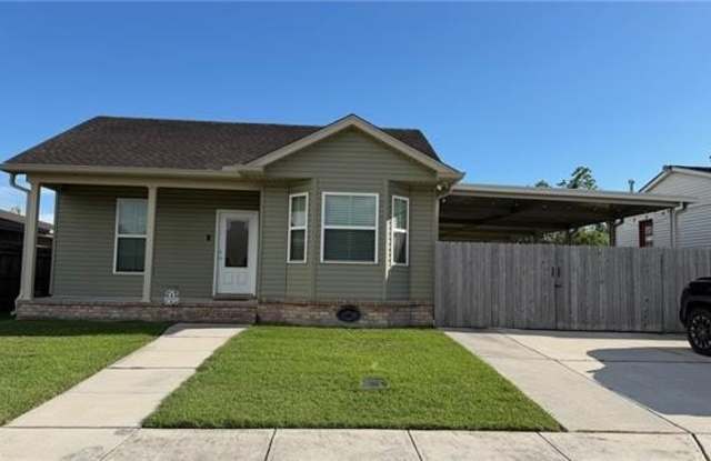 5181 WOODCREST Drive photos photos