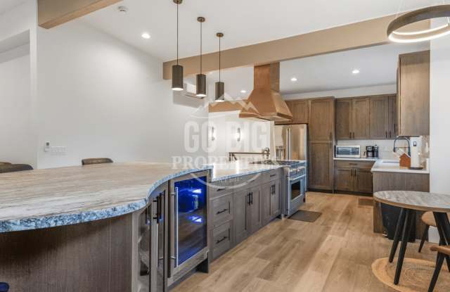 Luxury 5 Bedroom Single Family Home photos photos