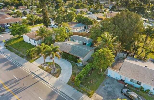 2831 N SEACREST Boulevard Gallery 2