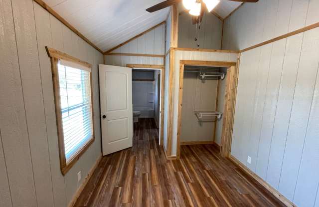Hill Country Retreat on Acreage in Bandera Gallery 4