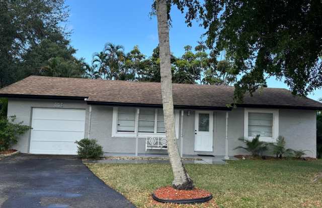 18435 Spanish Isles Court photos photos